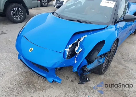 2024 Lotus Emira V6 First Edition z USA, uszkodzony, nr VIN SCCLEKAX1RHB13414